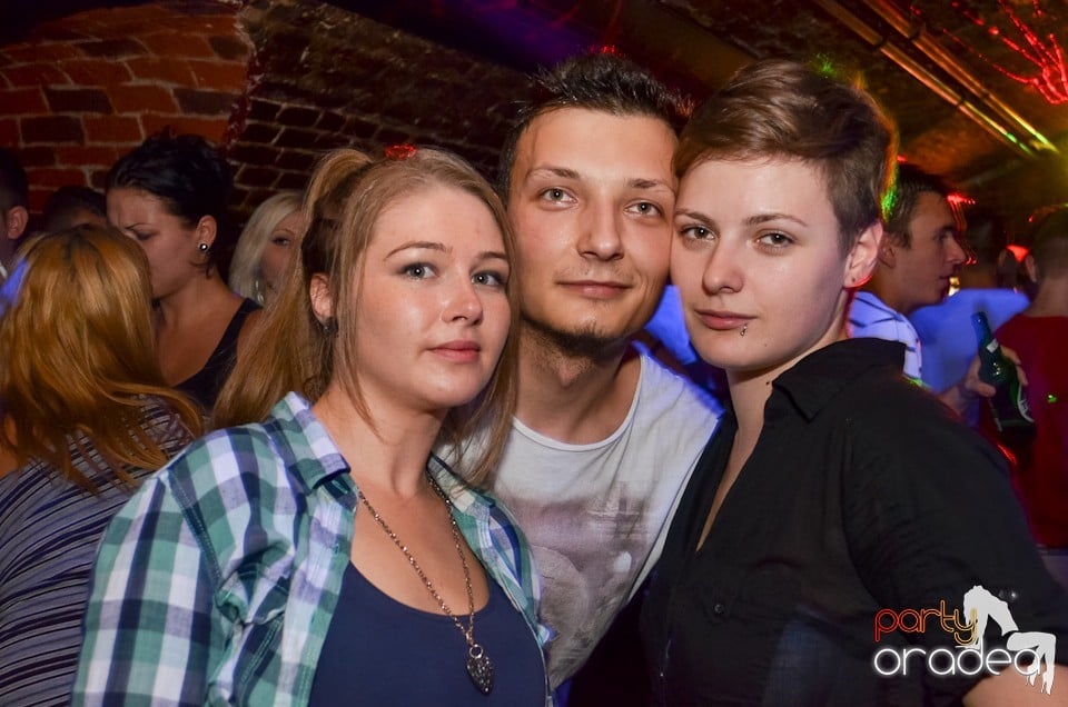 Party Tonight @ Club Escape,