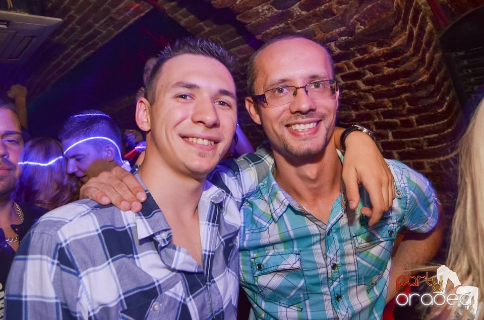 Party Tonight @ Club Escape,