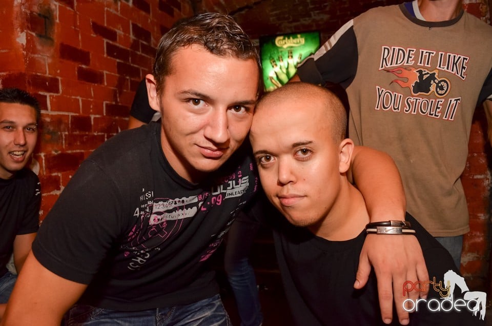 Party Tonight @ Club Escape,