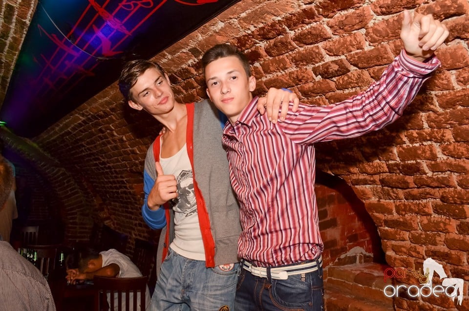 Party Tonight @ Club Escape,