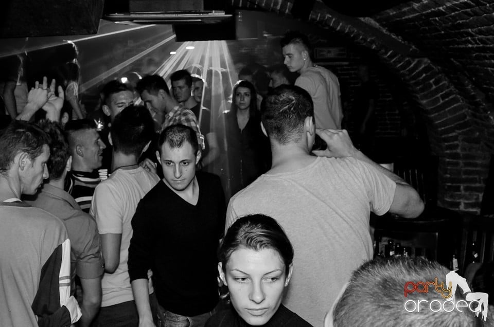Party Tonight @ Club Escape,