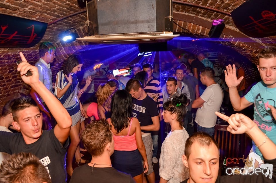 Party Tonight @ Club Escape,