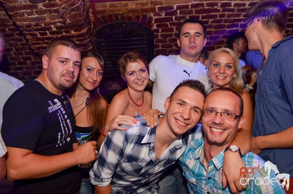 Party Tonight @ Club Escape,