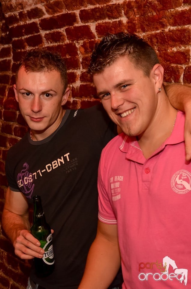 Party Tonight @ Club Escape, 