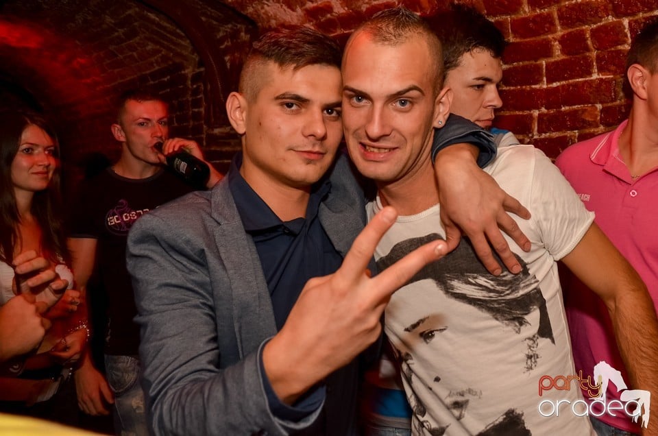 Party Tonight @ Club Escape, 