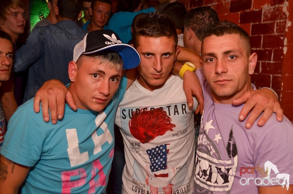 Party Tonight @ Club Escape, 