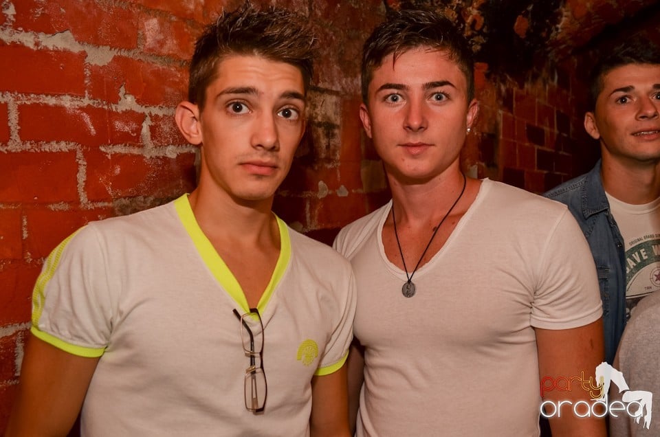 Party Tonight @ Club Escape, 