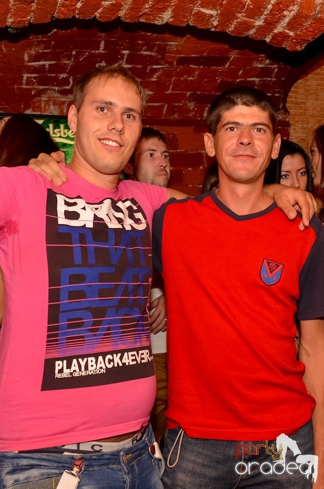 Party Tonight @ Club Escape, 