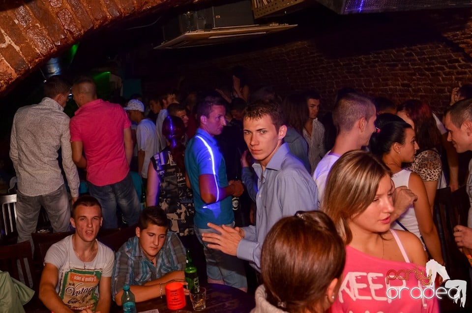 Party Tonight @ Club Escape, 