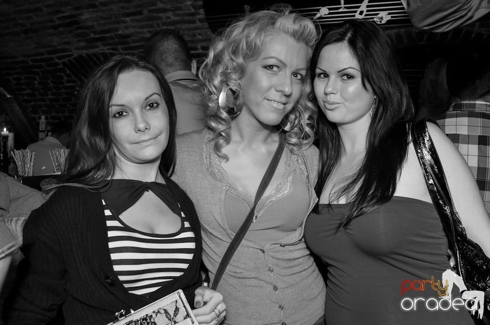 Party Tonight @ Club Escape, 