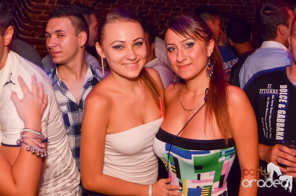 Party Tonight @ Club Escape,