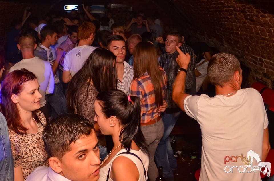 Party Tonight @ Club Escape, 