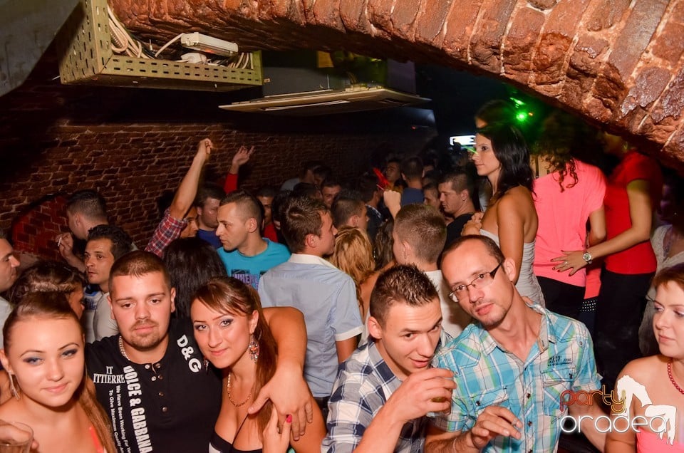 Party Tonight @ Club Escape,