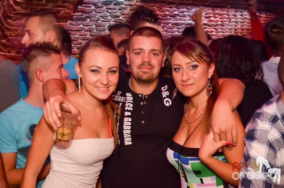 Party Tonight @ Club Escape,