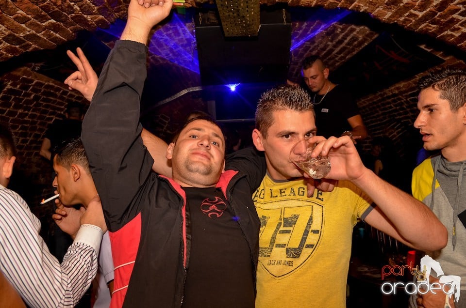 Party Tonight @ Club Escape, 