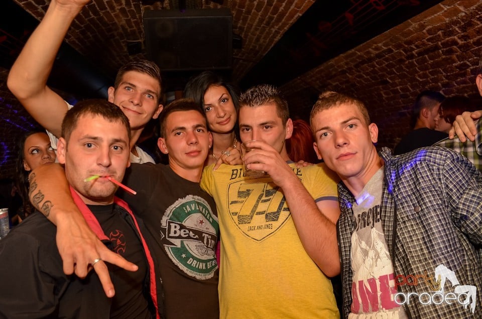 Party Tonight @ Club Escape, 