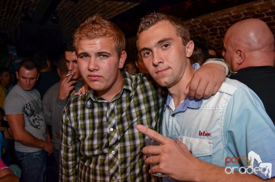 Party Tonight @ Club Escape, 