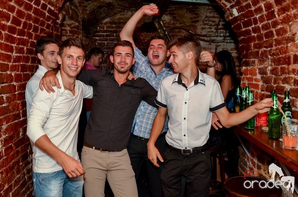 Party Tonight @ Club Escape, 