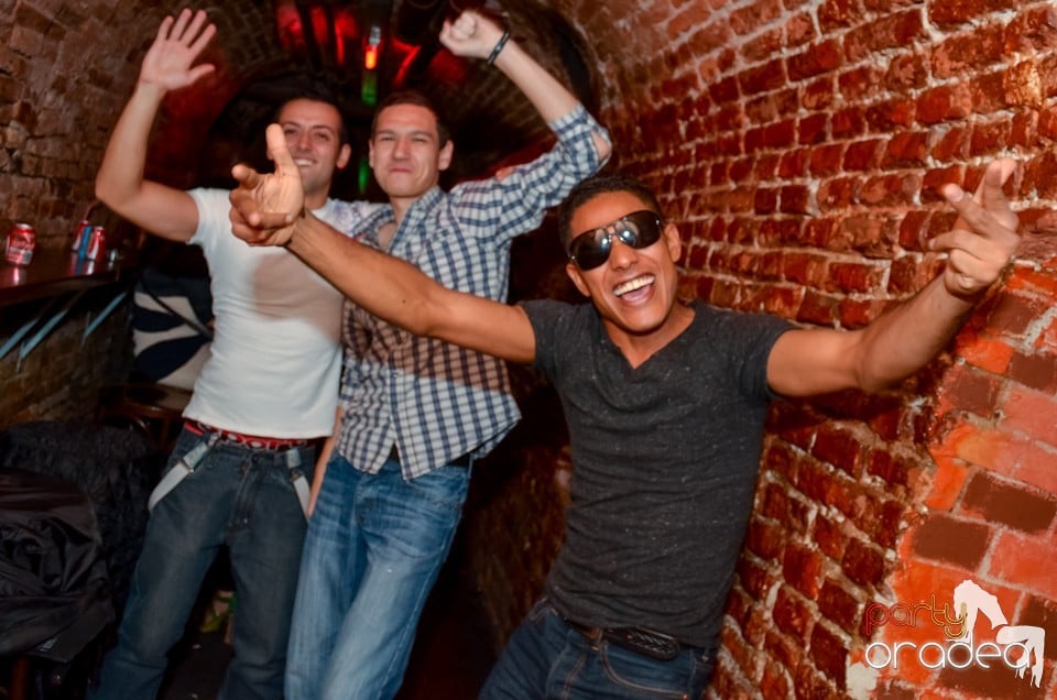 Party Tonight @ Club Escape, 