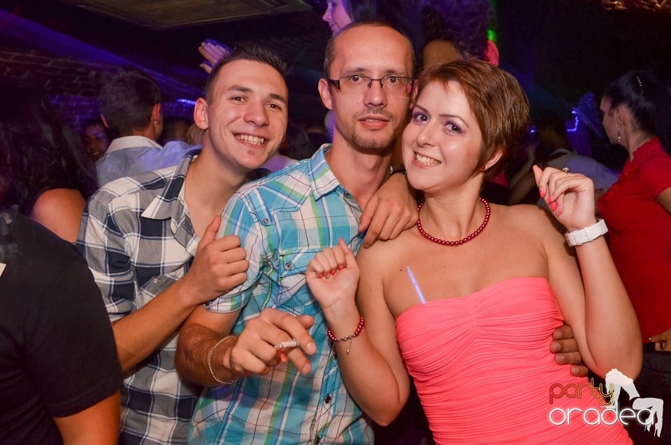 Party Tonight @ Club Escape,