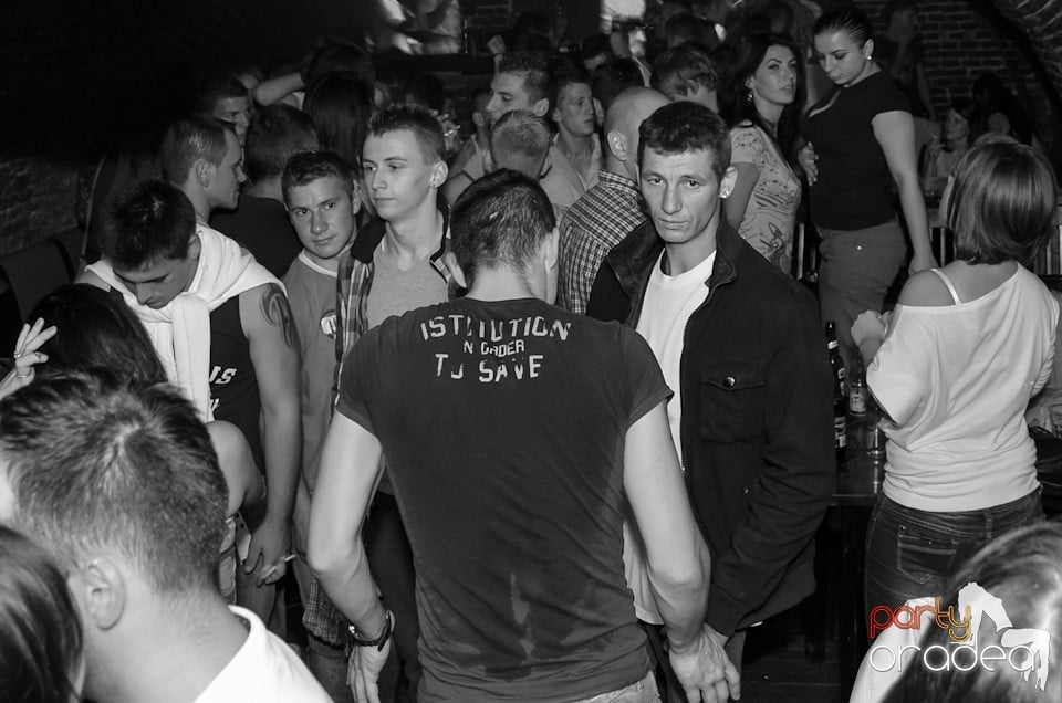 Party Tonight @ Club Escape, 