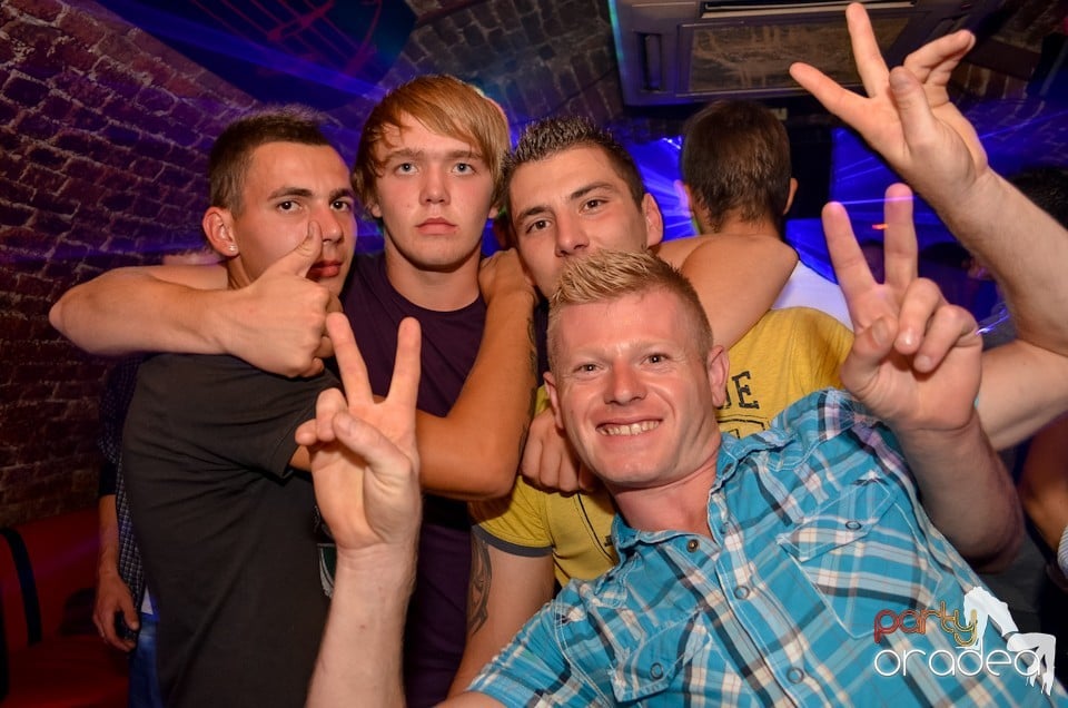 Party Tonight @ Club Escape, 