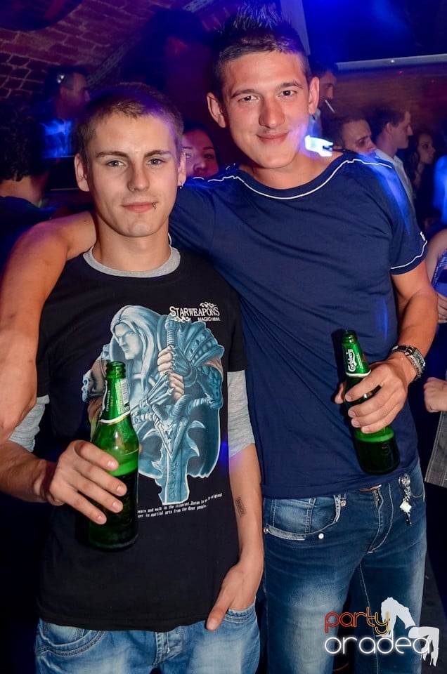 Party Tonight @ Club Escape, 