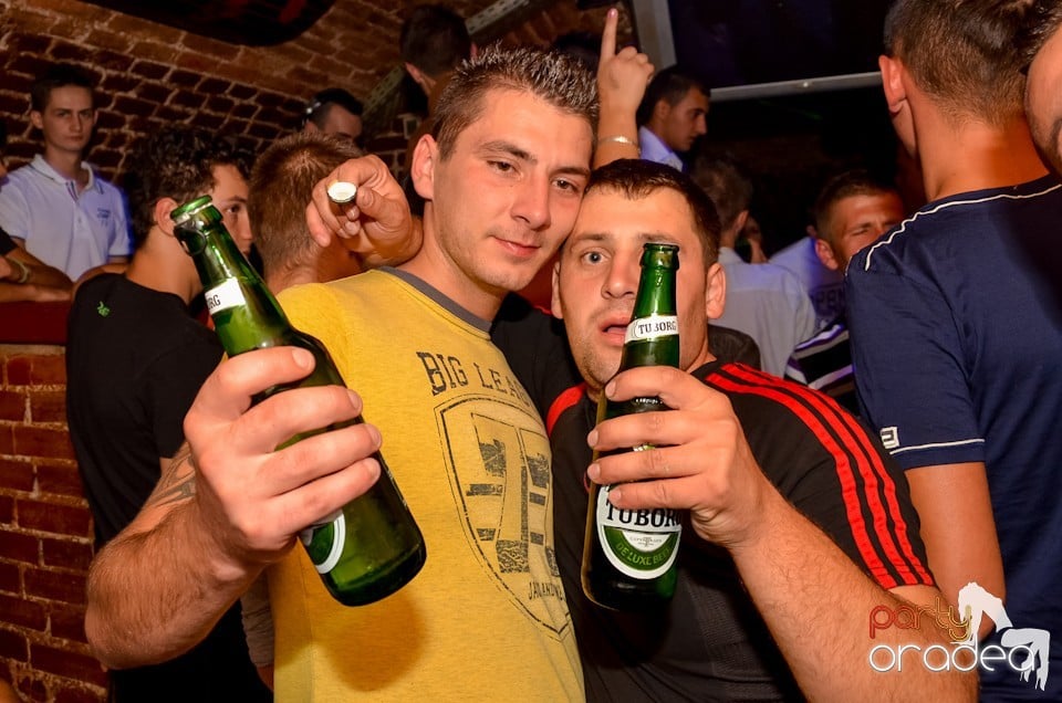 Party Tonight @ Club Escape, 