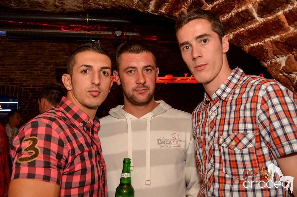 Party Tonight @ Club Escape, 