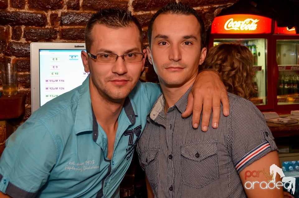 Party Tonight @ Club Escape, 