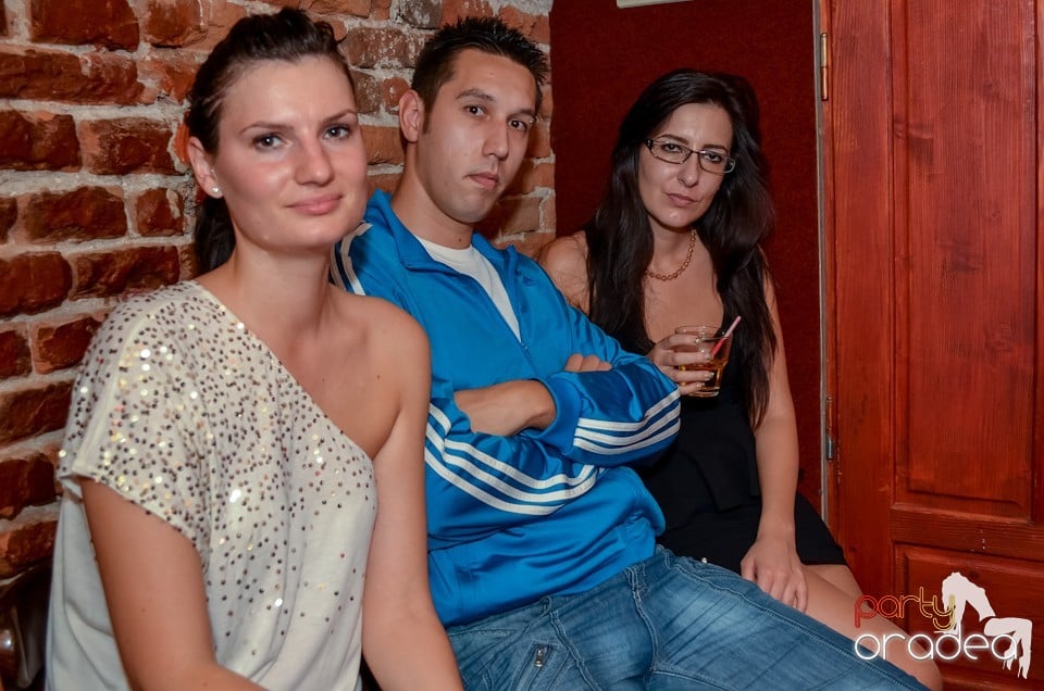 Party Tonight @ Club Escape, 