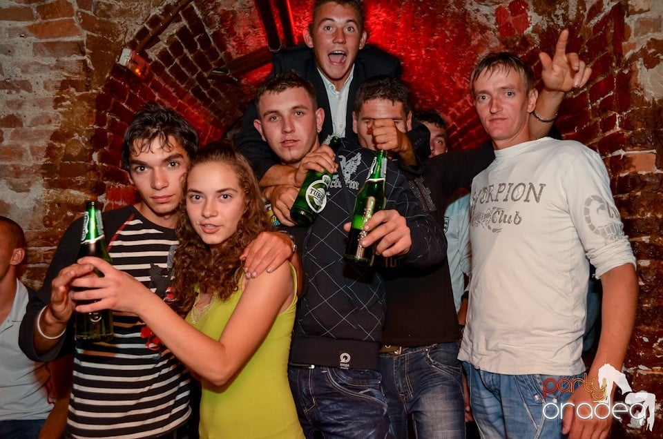 Party Tonight @ Club Escape, 