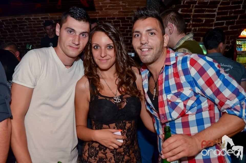 Party Tonight @ Club Escape, 