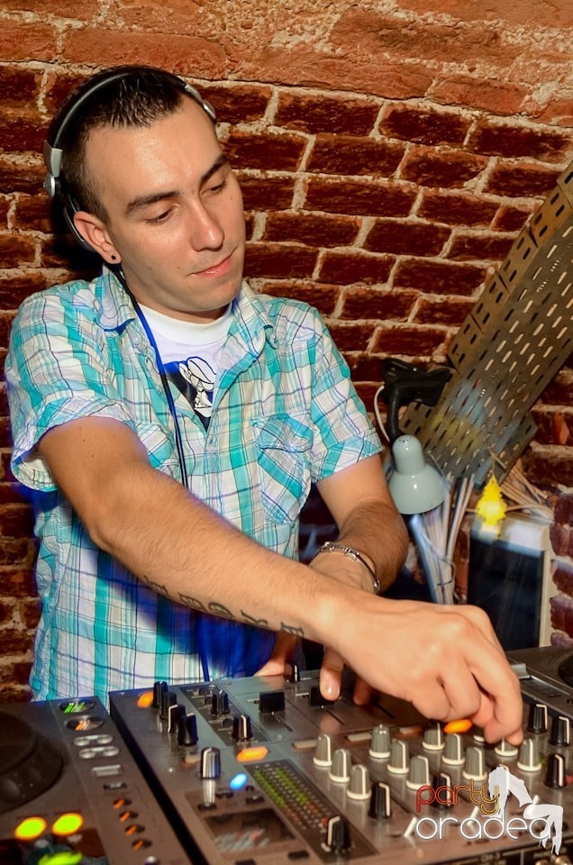 Party Tonight @ Club Escape, 