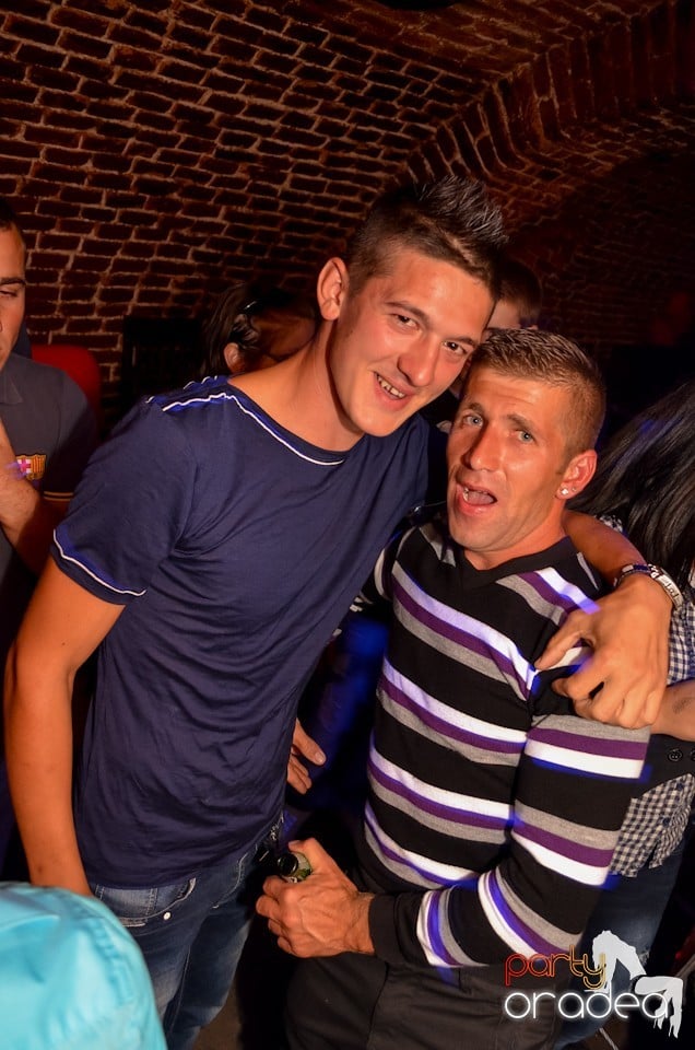 Party Tonight @ Club Escape, 