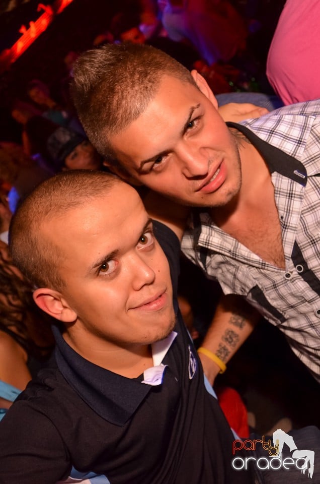 Party Tonight @ Club Escape, 