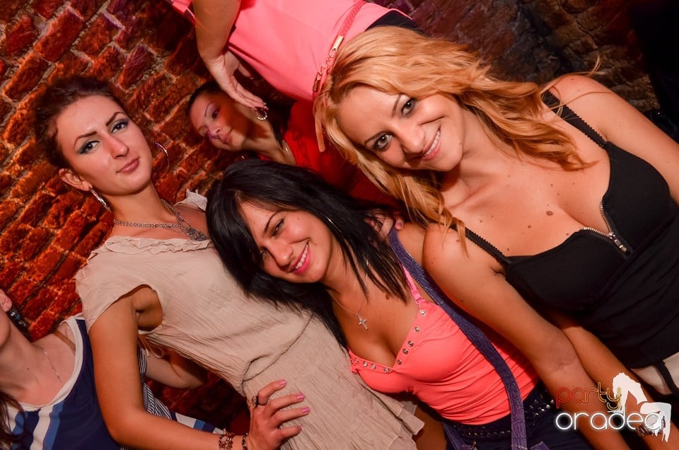Party Tonight @ Club Escape,