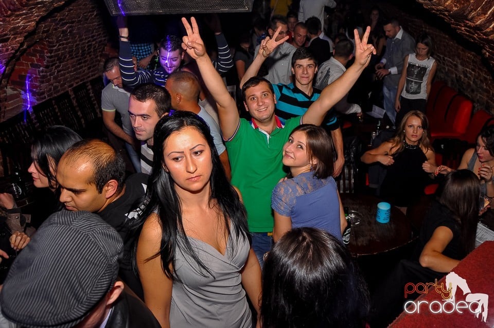 Party Tonight @ Club Escape, 