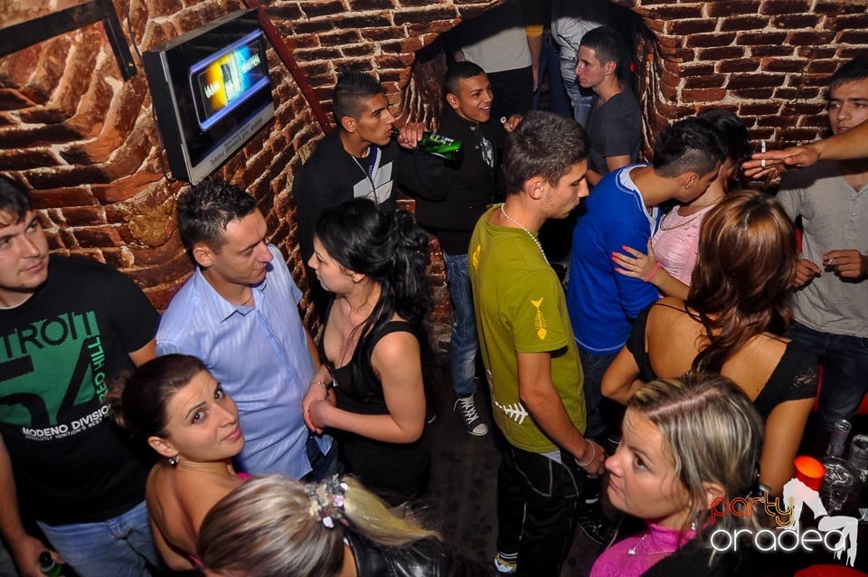 Party Tonight @ Club Escape, 