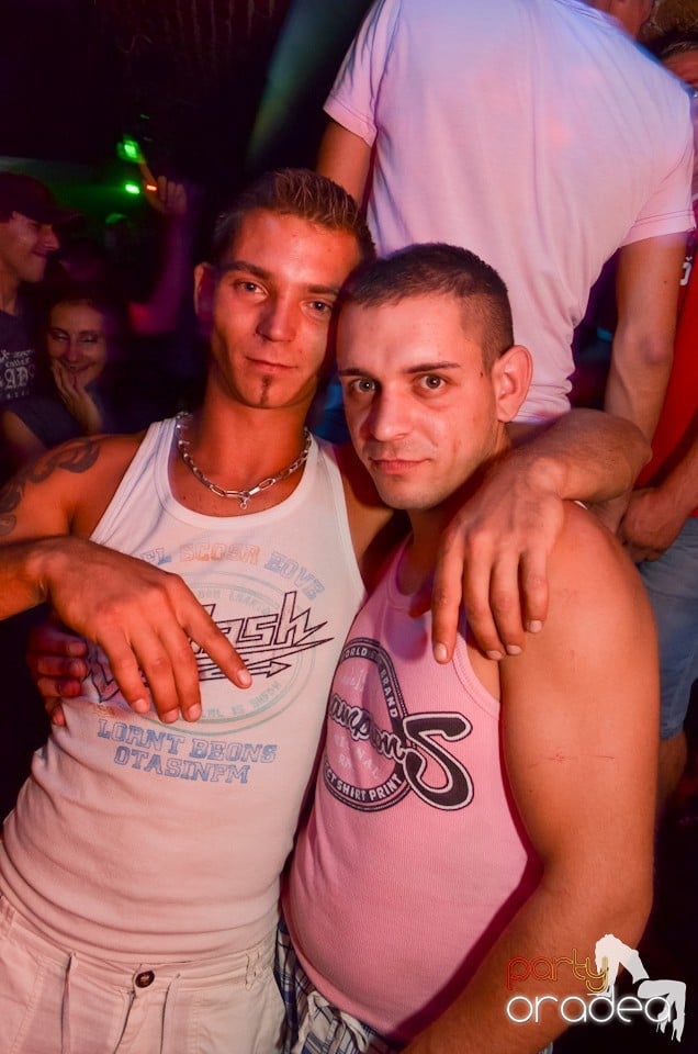 Party Tonight @ Club Escape,
