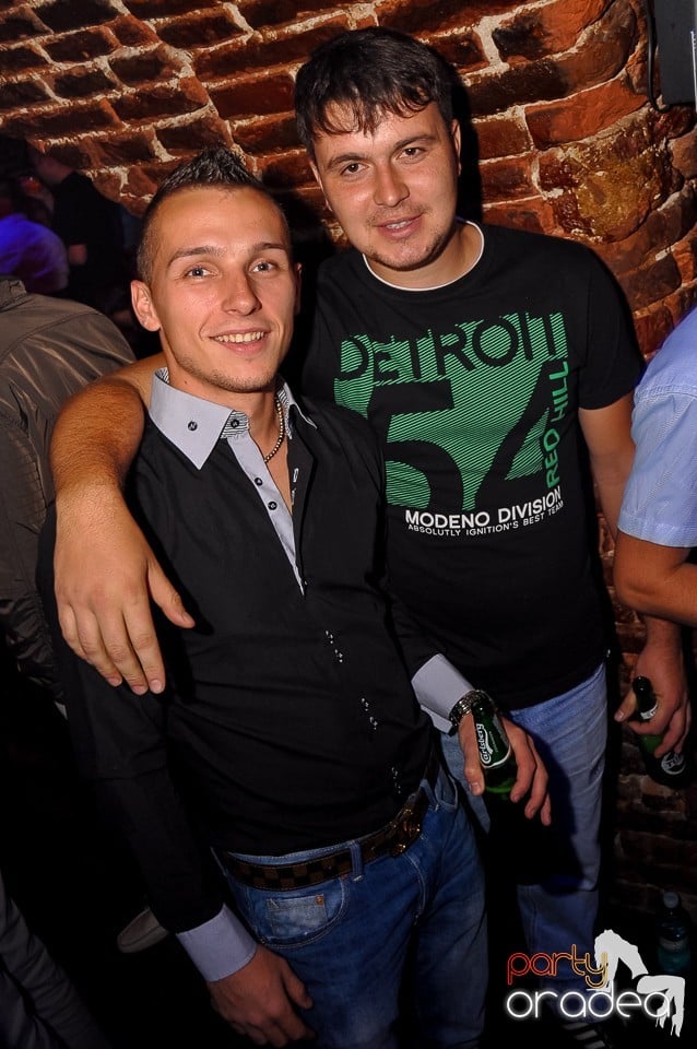 Party Tonight @ Club Escape, 