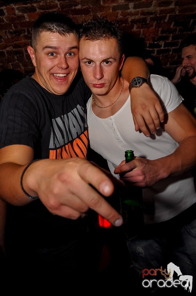 Party Tonight @ Club Escape, 