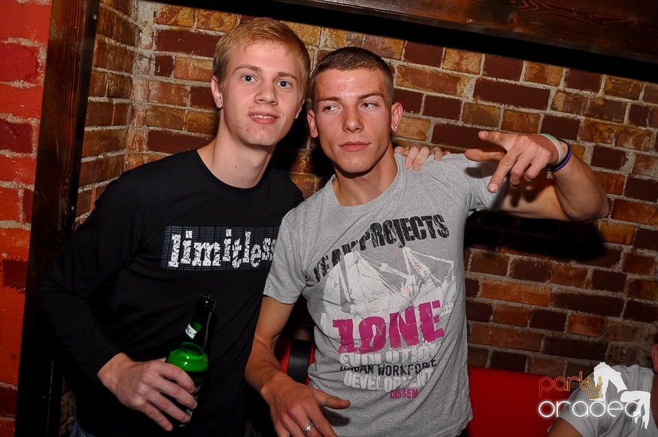 Party Tonight @ Club Escape, 