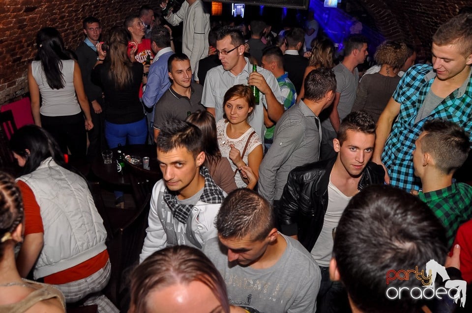 Party Tonight @ Club Escape, 