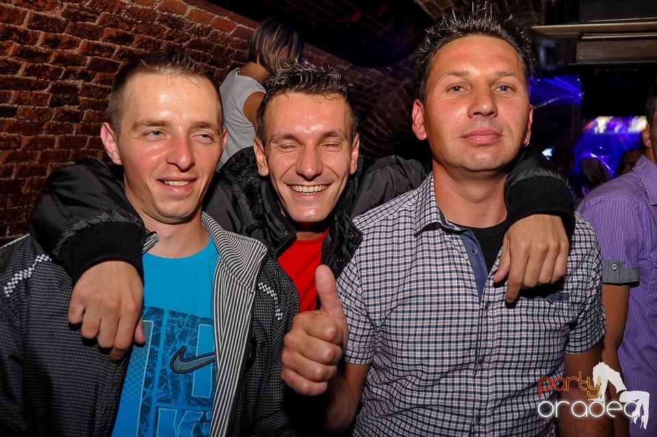 Party Tonight @ Club Escape, 