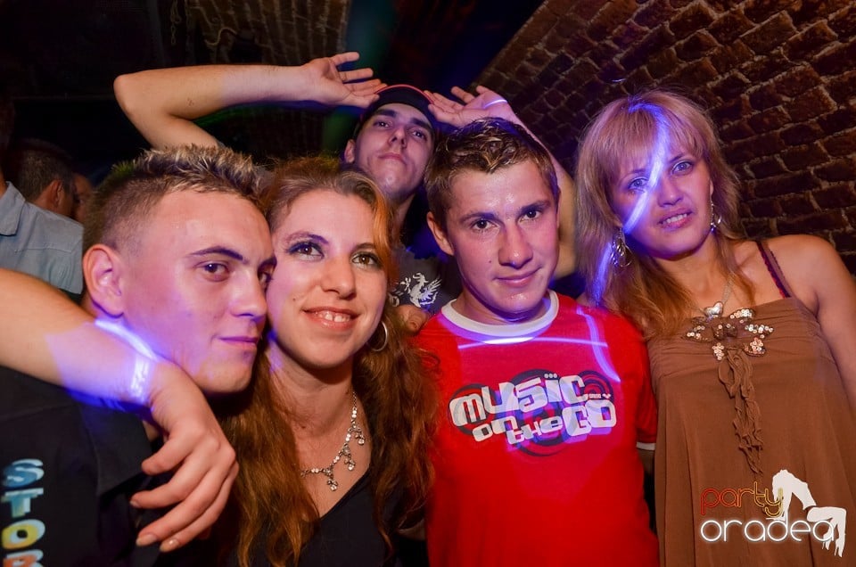 Party Tonight @ Club Escape,