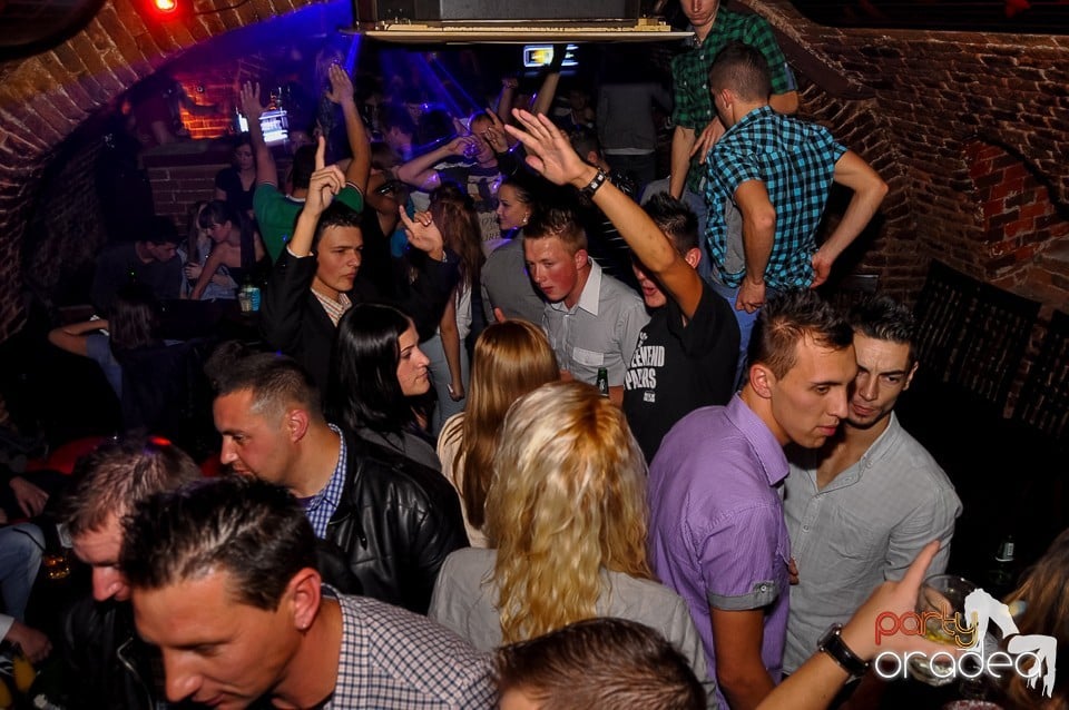 Party Tonight @ Club Escape, 