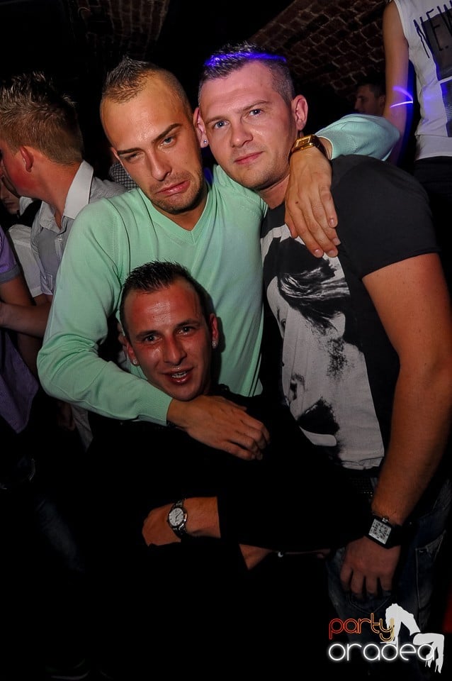 Party Tonight @ Club Escape, 