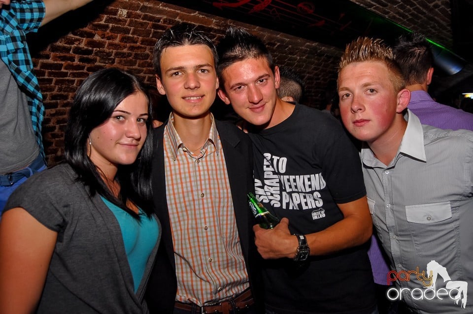 Party Tonight @ Club Escape, 