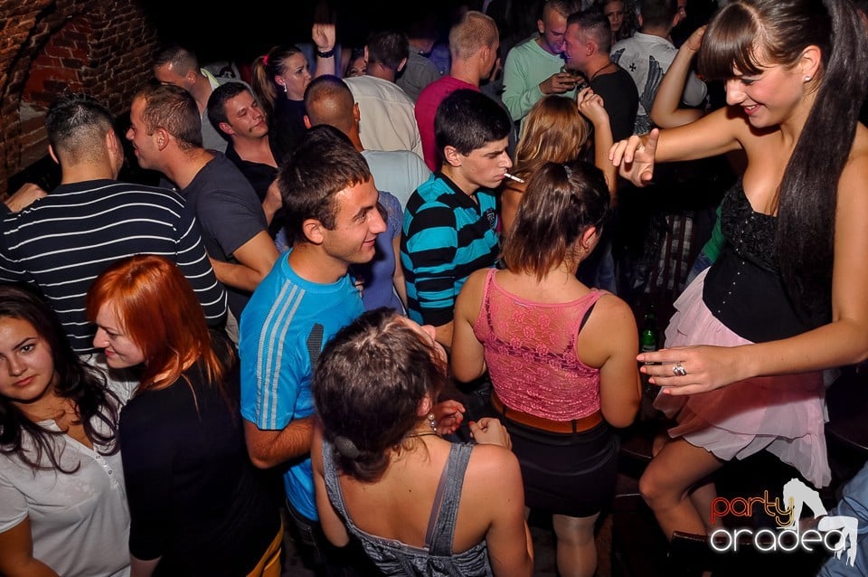 Party Tonight @ Club Escape, 